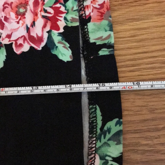 Floral pencil mini skirt - Picture 3 of 3